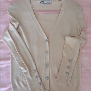 Zara Cream Cardigan Sweater with V-neck and Long Sleeves